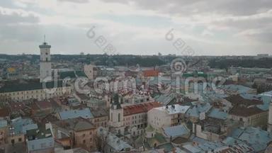 空中城市利沃夫，乌克兰。 欧洲城市。 市的热门区域.. 屋顶